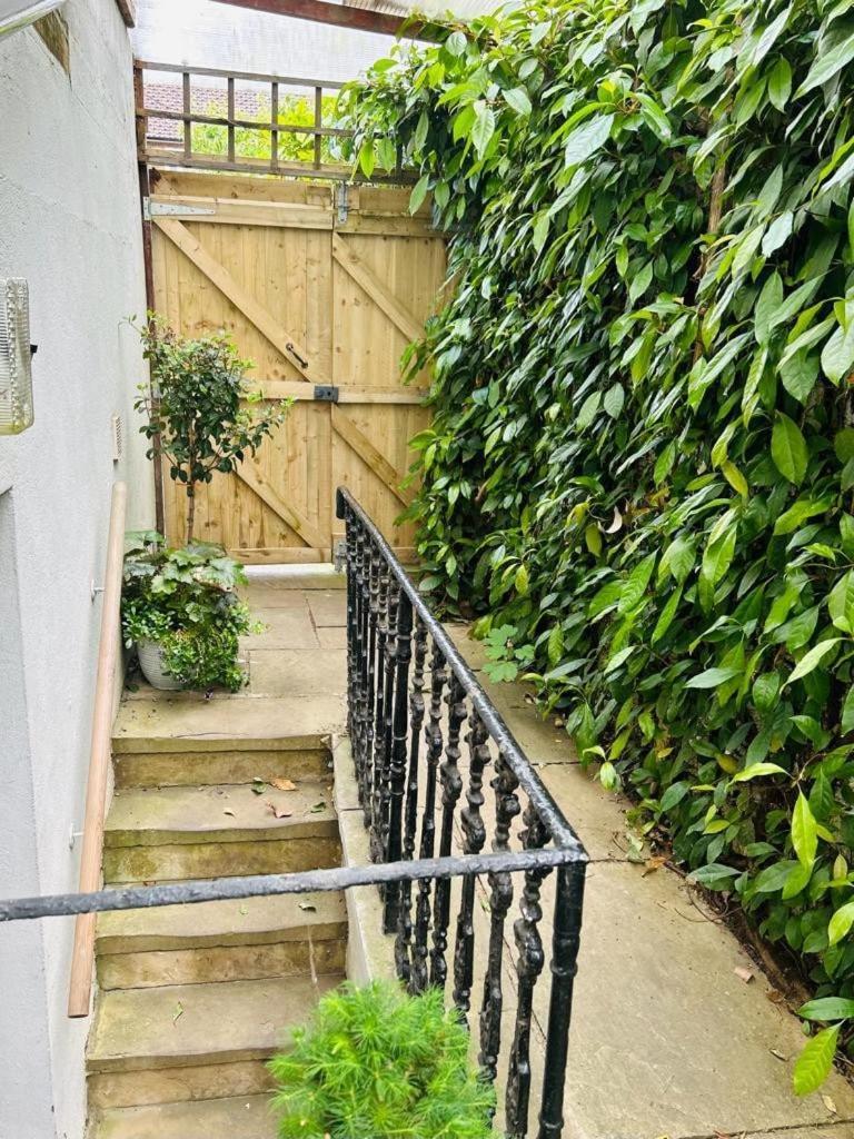 Spacious Comfortable Flat With Free Parking In East Finchley, Muswell Hill & Close To Alexandra Palace Londýn Exteriér fotografie